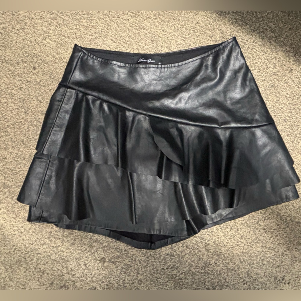 Black ruffle mini skirt/skort